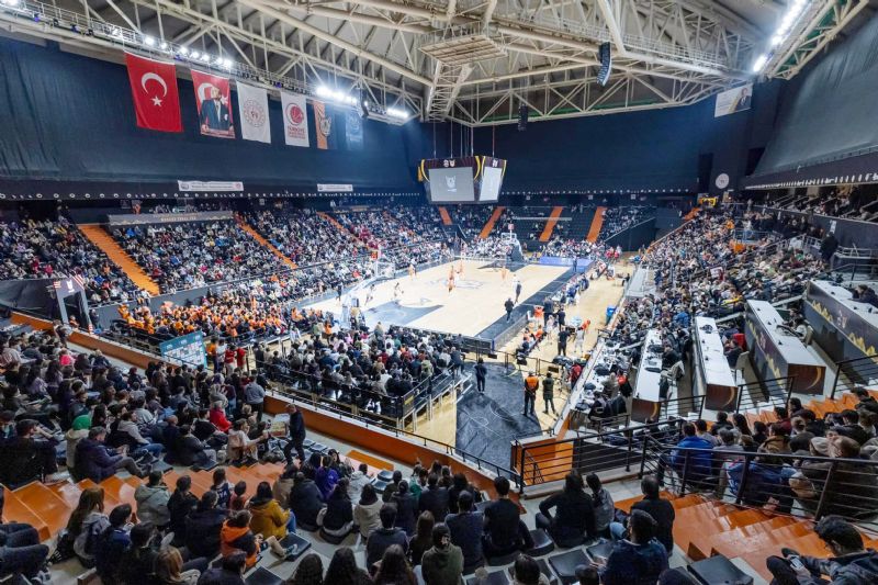 BK Mersin eyrek finalde!...