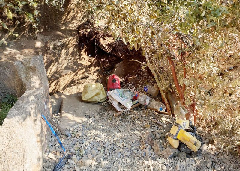 Ka�ak kaz� yapan 6 ��pheli su��st� yakalad�...