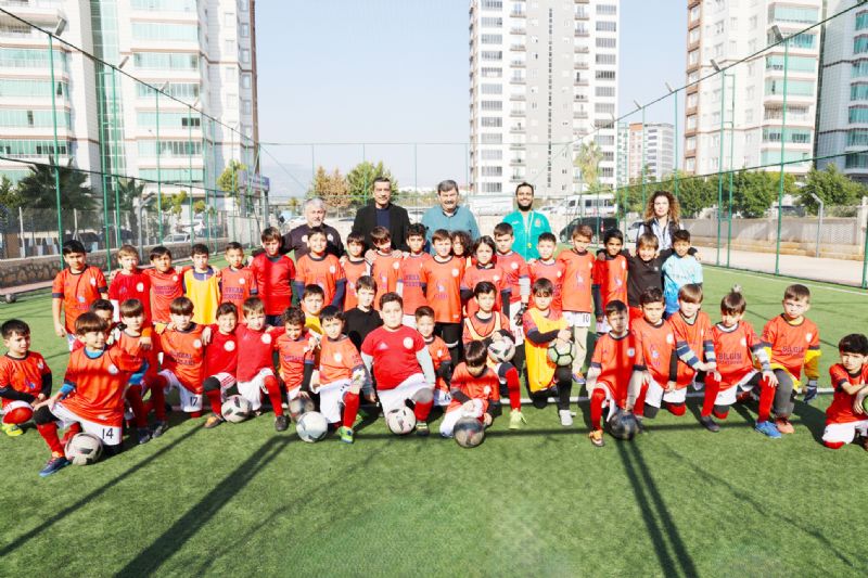 Bakan Yldz minik sporcularla bir araya geldi...