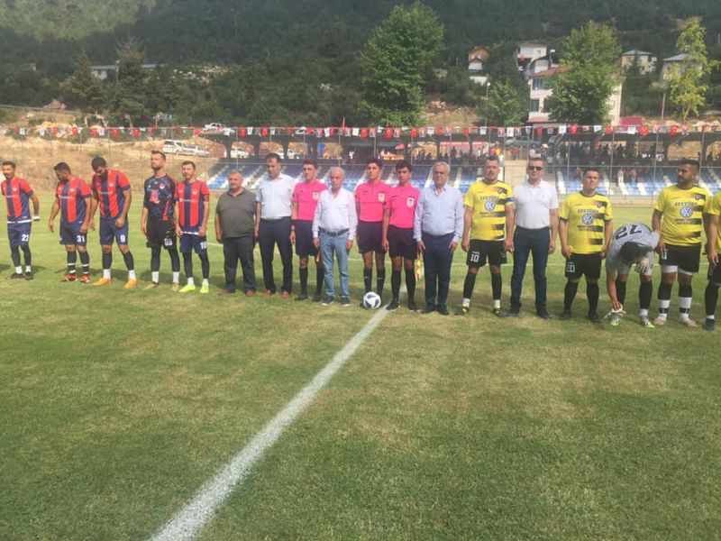 K�yler sahaya indi...