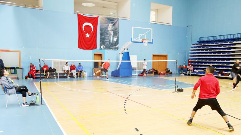 Mersinde badminton turnuvas dzenlendi...