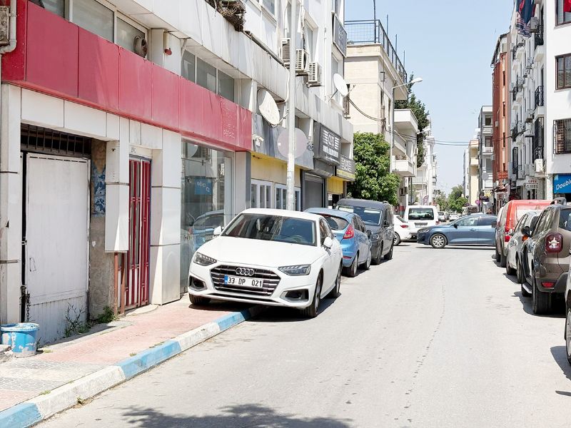 SOKAKLAR, YOLLAR ��GAL ALTINDA!...