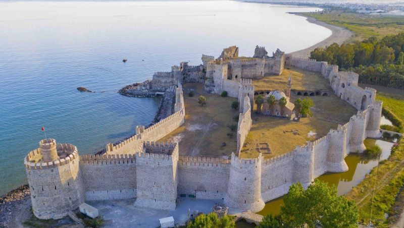 Tarih ve do�aya kar��  gece yar�s� mesaisi!!...