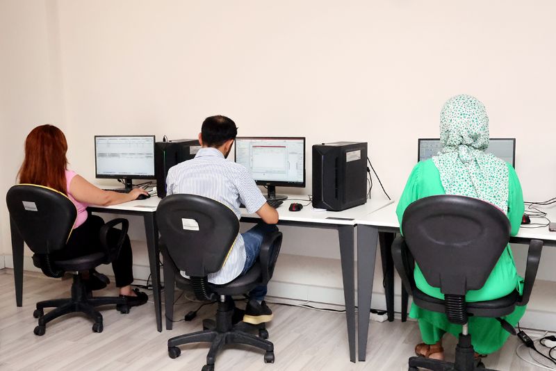 Gen�ler belediye kurslar� ile  i� sahibi oluyor...