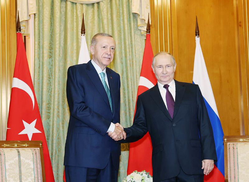 Erdoan Putin lie  Akkuyuyu konutu...