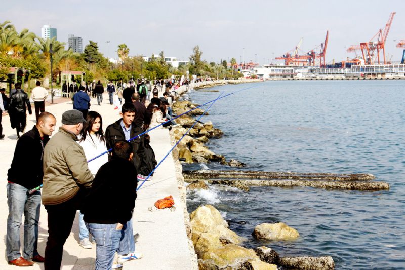 Mersinde  KURa kaytl  50 bin isiz var!...