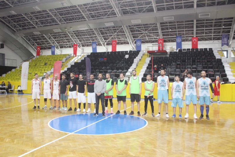 retmenler Gn  Basketbol Turnuvas tamamland...