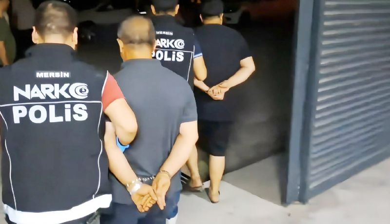 Meyve suyu üretim deposuna uyuşturucu baskını