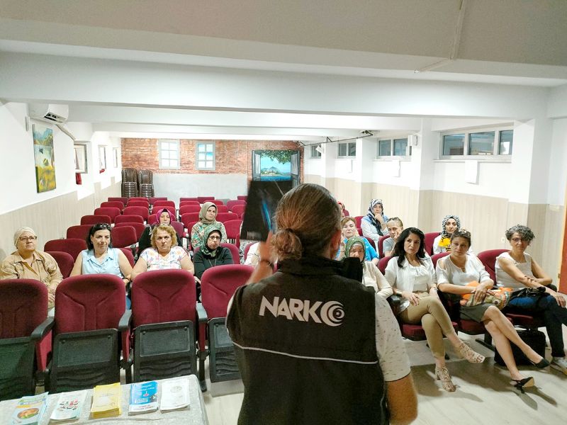 En iyi narkotik polisi anne eitimleri devam ediyor...