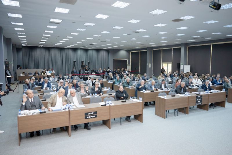 Kydeki byk iletmelere  su kyana devam!...