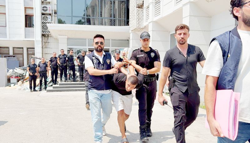 Yengesi ve yengesinin annesini �ld�ren san�k hakim kar��s�na ��kt� ...