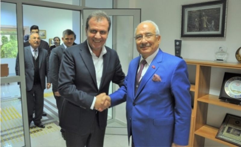 Kocamaz, Seeri bombalad!...