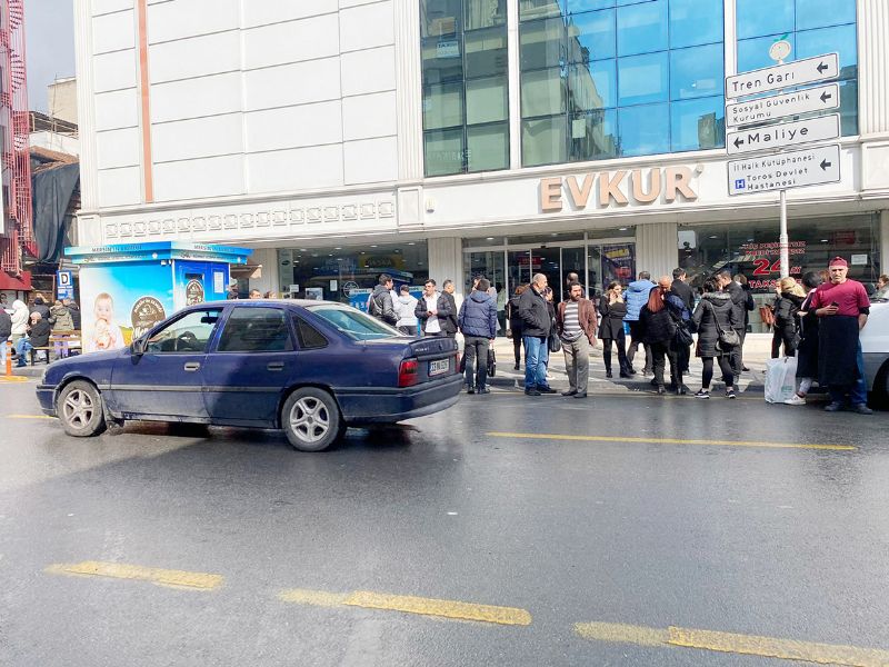 Mersinde korku dolu anlar sryor...