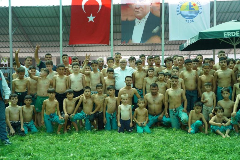 Y�r�kler zafer ruhuyla g�re�ti...