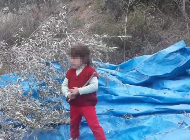 Elektrik akmna kaplan ocuk hayatn kaybetti...