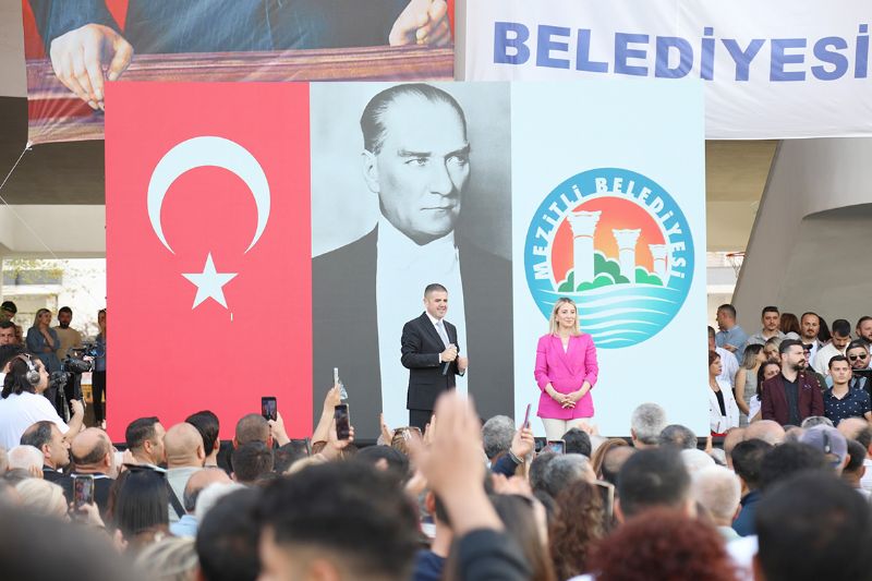 Mezitli adaylara deil  partilere oy verdi...