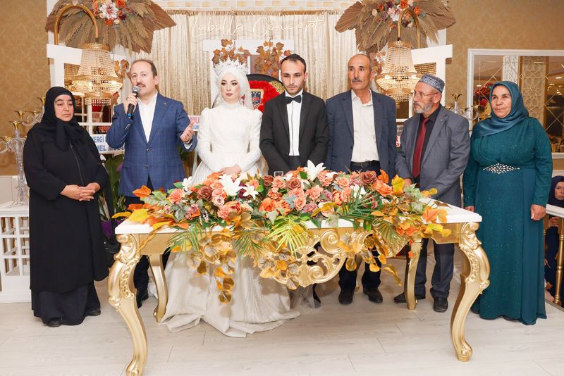 ehidin kardei dnnde yalnz braklmad...
