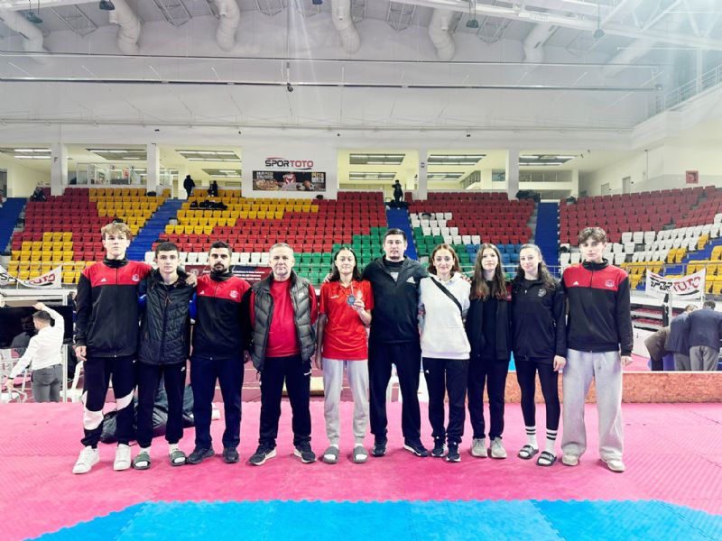 Taekwondoculardan byk baar ...