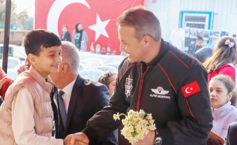 Alper Gezeravc rencilerle bir araya geldi...