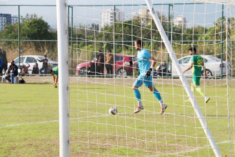 Mersin temsilcileri sahaya galibiyet parolas�yla ��k�yor...