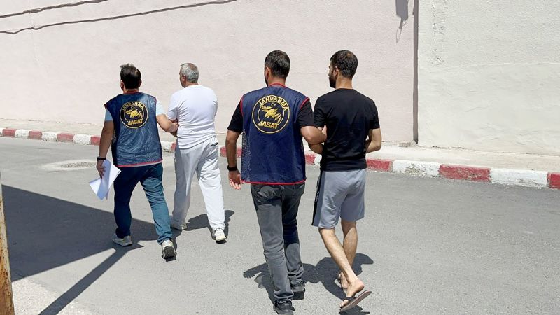Jandarmadan aranan ahslara sk takip...