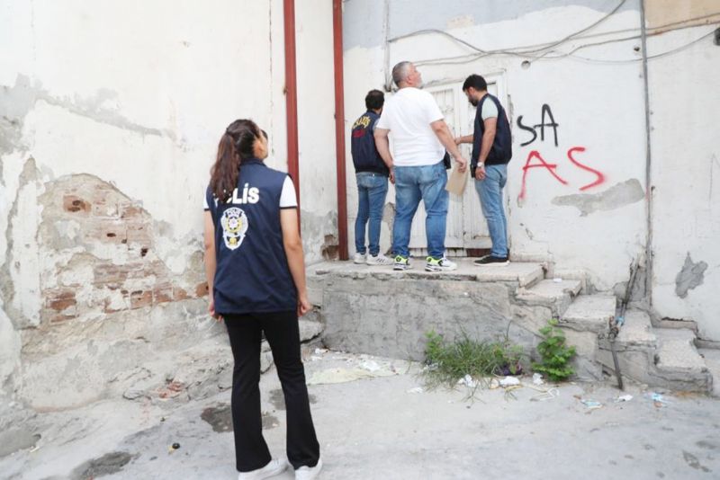 Mersin’de aranan 79 �ah�s yakaland�...