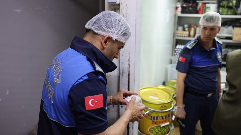 Akdeniz�de bayram �ncesi g�da denetimi s�k�la�t�r�ld�