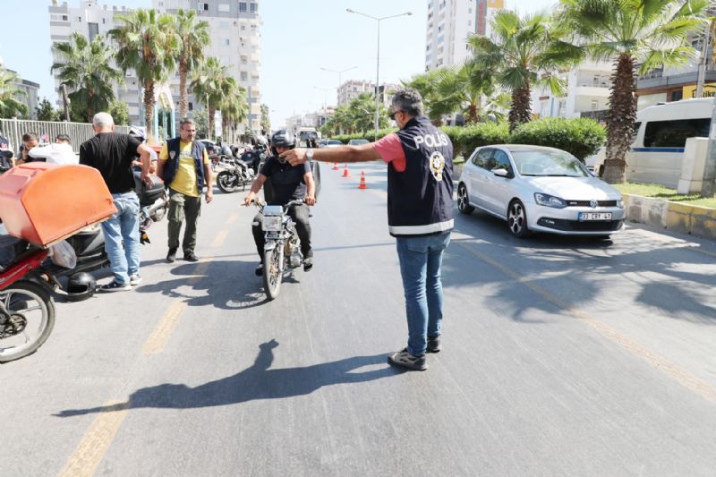 Mersin�de 18 motosiklet trafikten men edildi...