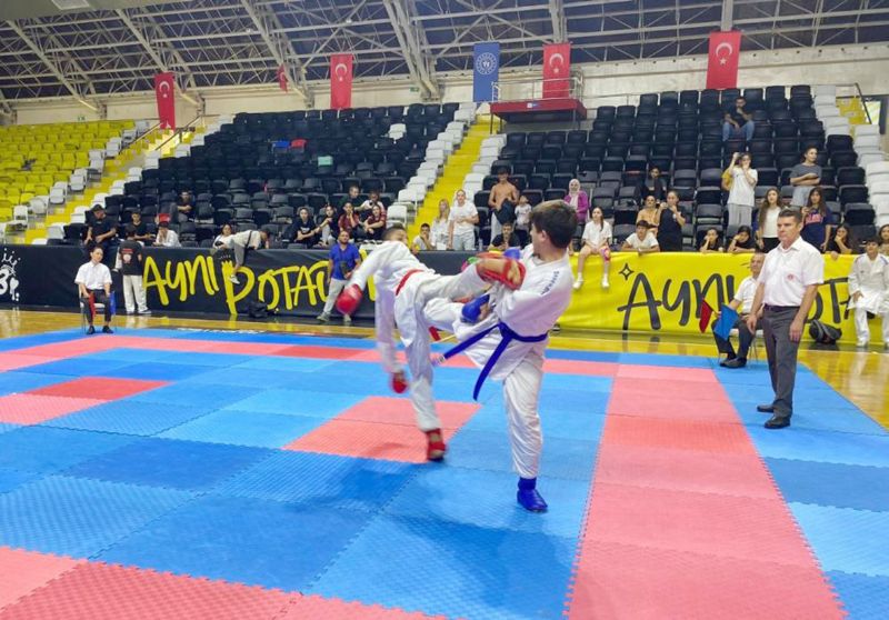 Karate �ampiyonas� kat�lacak sporcular belirlendi...