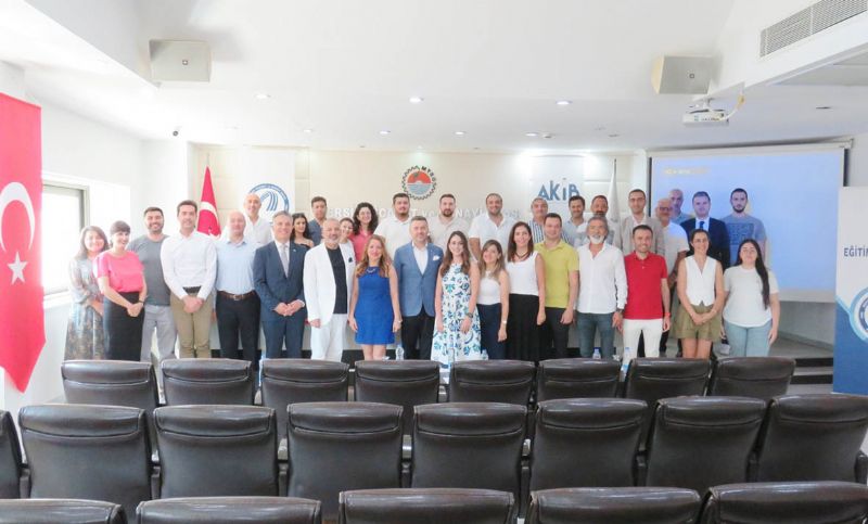 D�� Ticaret E�itimini tamamlayan kursiyerler sertifika ald�...