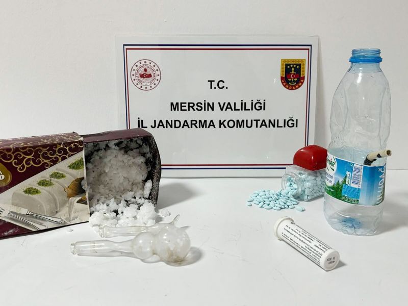 Uyuturucu taciri 3 ahs yakaland...