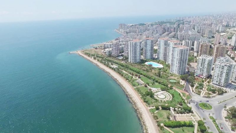 YABANCIYA �� YER� SATI�INDA L�DER MERS�N 