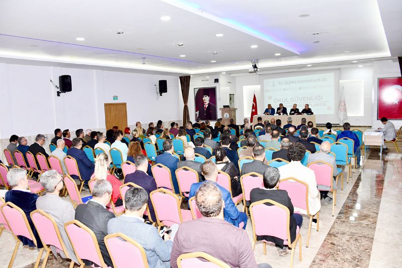 Silifke�de okul g�venli�i toplant�s� d�zenlendi...