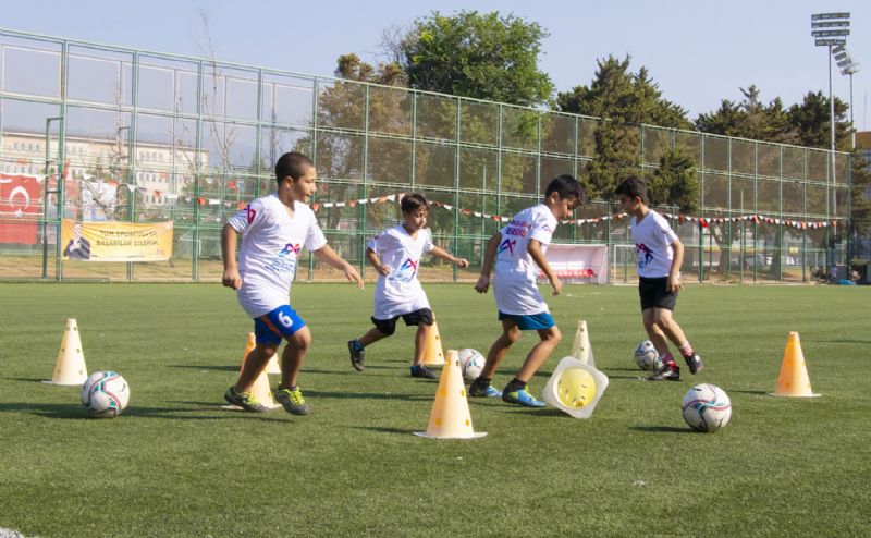 Akdenizde spor kurslar balyor...