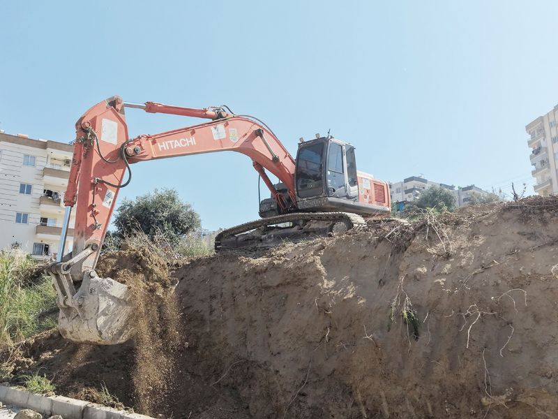 �ehitler Tepesi�nde toprak kaymas�na kar�� istinat duvar�