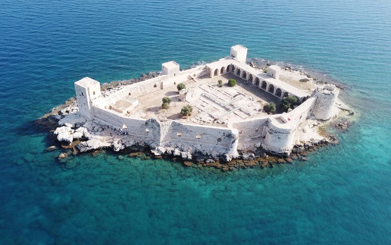 K�zkalesi,  m�zik ve tantuniyle bulu�tu...