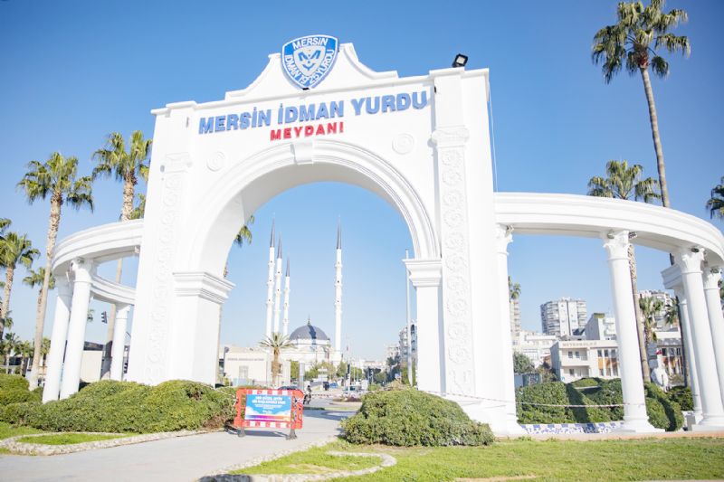 Taraftar meydanlar yenileniyor...