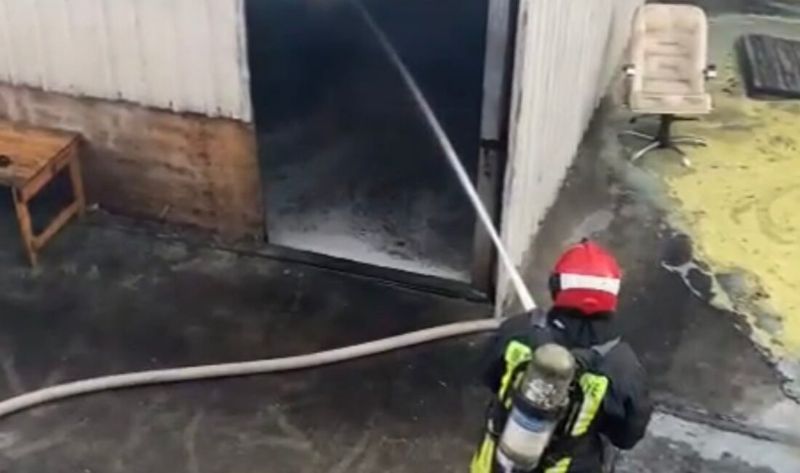 Ya� fabrikas�nda ��kan yang�n korkuttu...