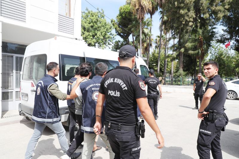 Mersin polisinden gmen kaaklarna darbe...