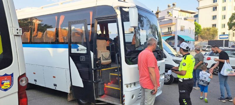 Mersinde okul servislerine sk denetim