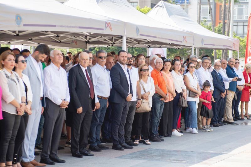 CHP kutlamalarnda kriz...