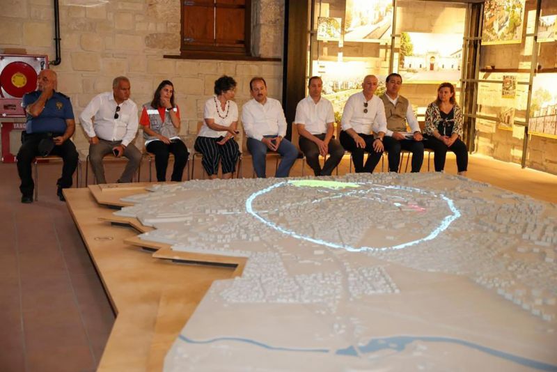 Vali Pehlivan, St. Paul An�t M�zesi�nde incelemelerde bulundu...