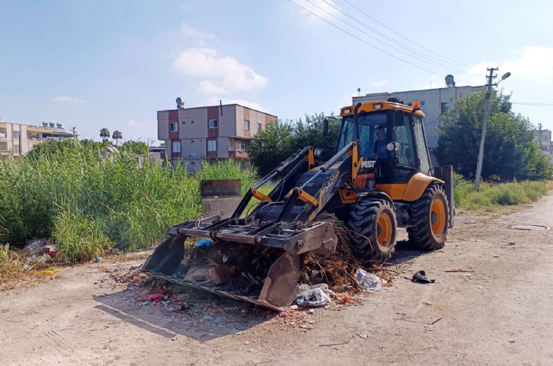 Akdenizde her gn tonlarca moloz toplanyor...