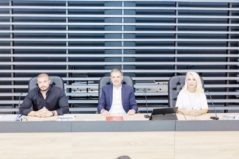 Mezitli Belediye Meclisi yo�un kat�l�mla yap�ld�