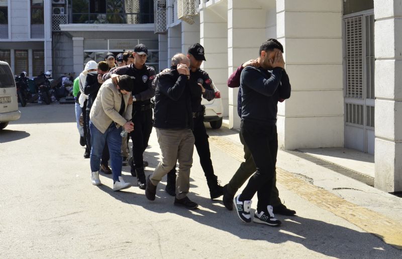 Milyonluk vurgun yapan  kuyumcu tutukland...