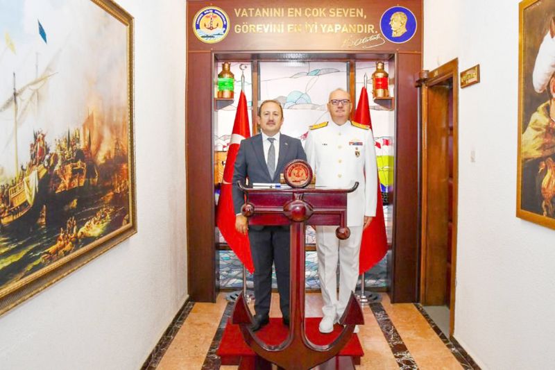 Vali Pehlivandan Tuamiral Murat Frata  iade-i ziyaret...