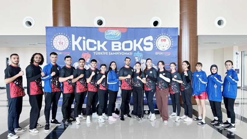 Mersin madalyalarla d�nd�...