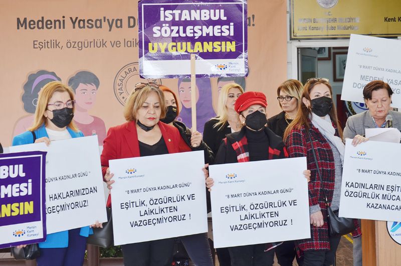 MERSNDE KADINLARA  8 MART YASAI!...