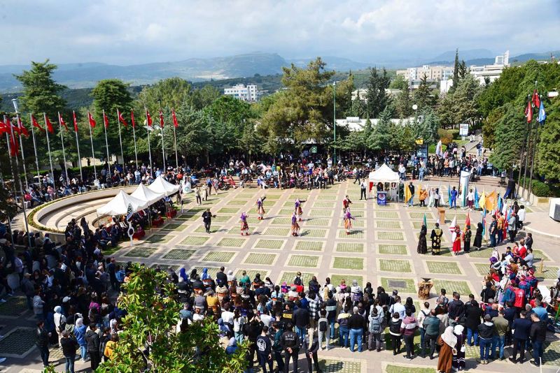 MEܒde Nevruz Bayram  byk bir cokuyla kutland...