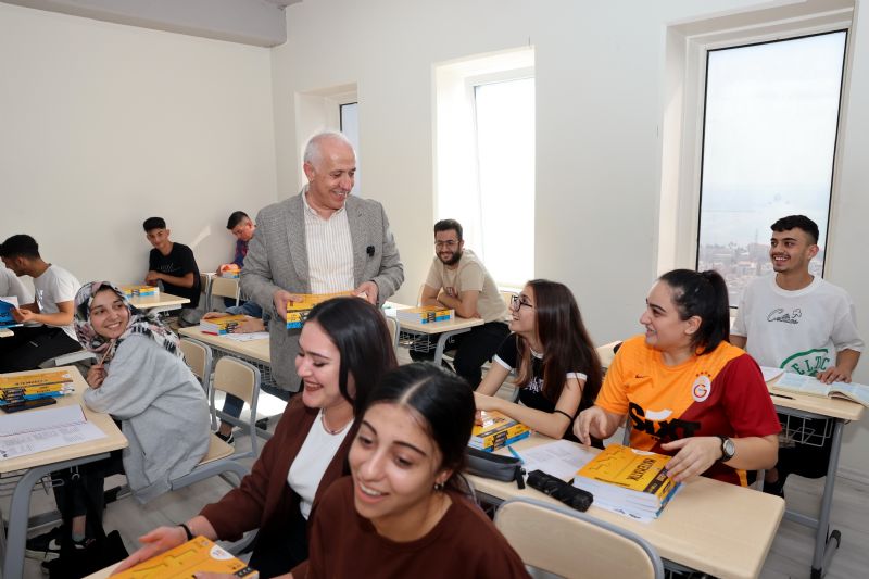 niversitelilere kaynak kitap destei...